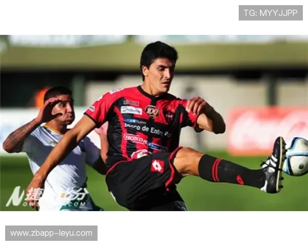 鲁伊斯技术特点分析：精准传球与全场视野展现独特魅力