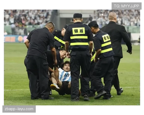 德甲欧普尔竞技场启动重磅升级，球迷热议最新改造进展