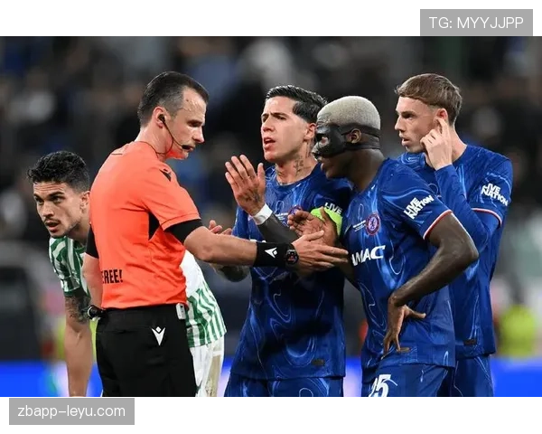 奥涅卡表现稳健成争冠关键，助力球队冲击英超冠军荣耀