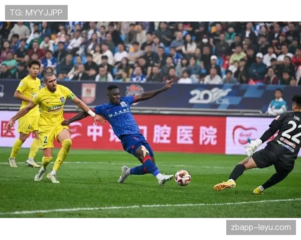 上海申花赛季中期战术危机暴露，豪门争冠之路再遇阵容与管理双重考验。