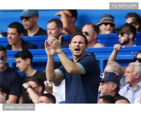 切尔西主帅执教稳定性引发讨论，赛季成绩波动导致球队竞争格局面临考验