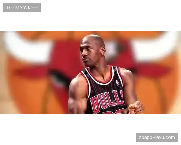 乔丹·汤普森，上场像邻家大哥，下飞机却有种刚刷爆信用卡的既视感